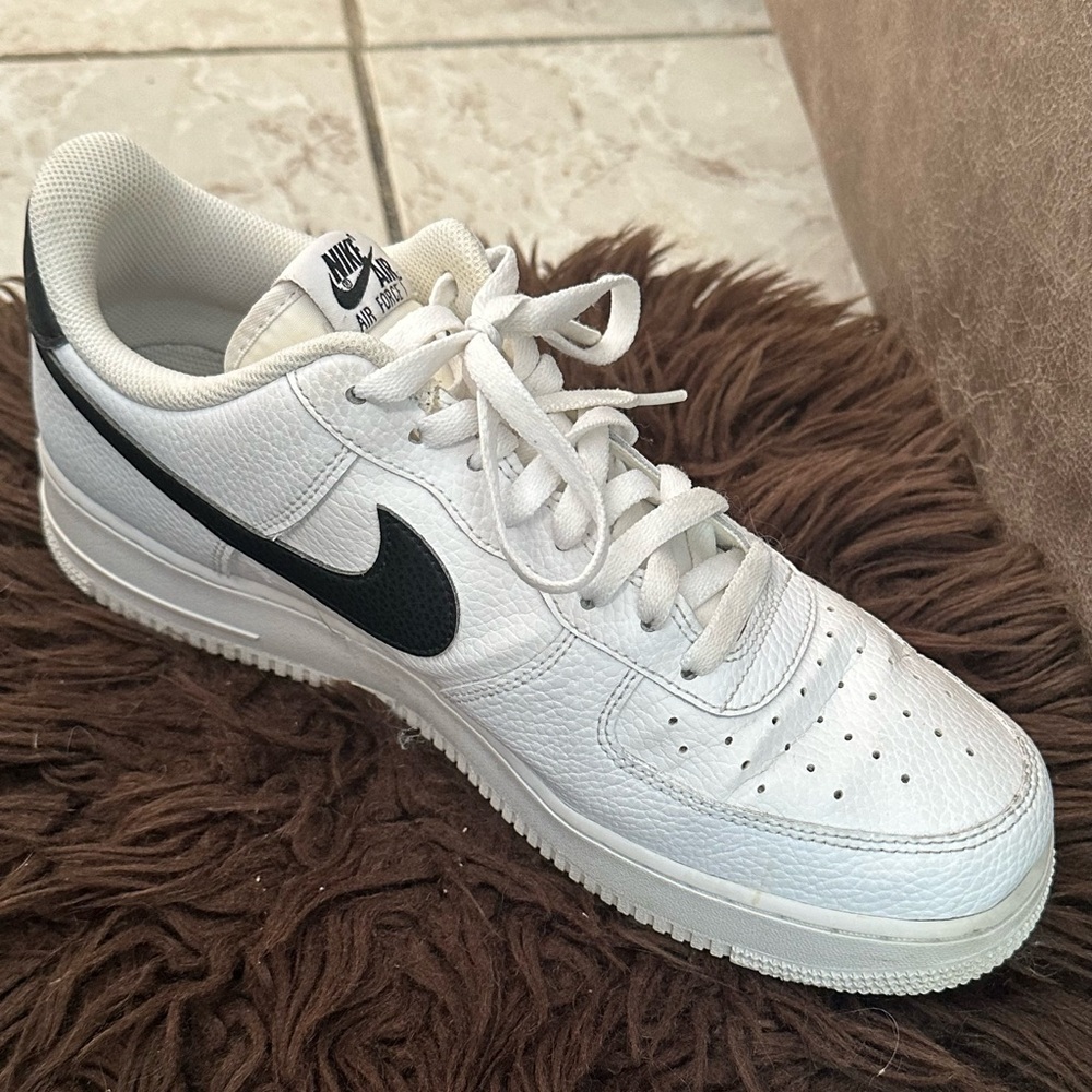 Nike Air Force 1 White Sneakers - Picture 4 of 8